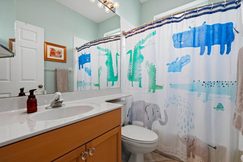 Meticulously maintained and beautifully presented, this - photo 9