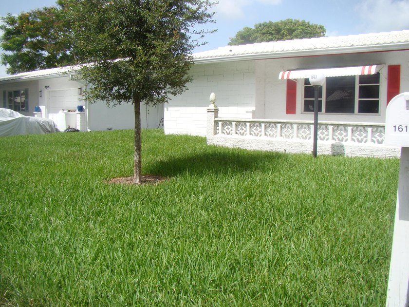 AS-IS WELL MAINTAINED SEMI MODERN DECOR HOME WITH KITCHEN AND - photo 2