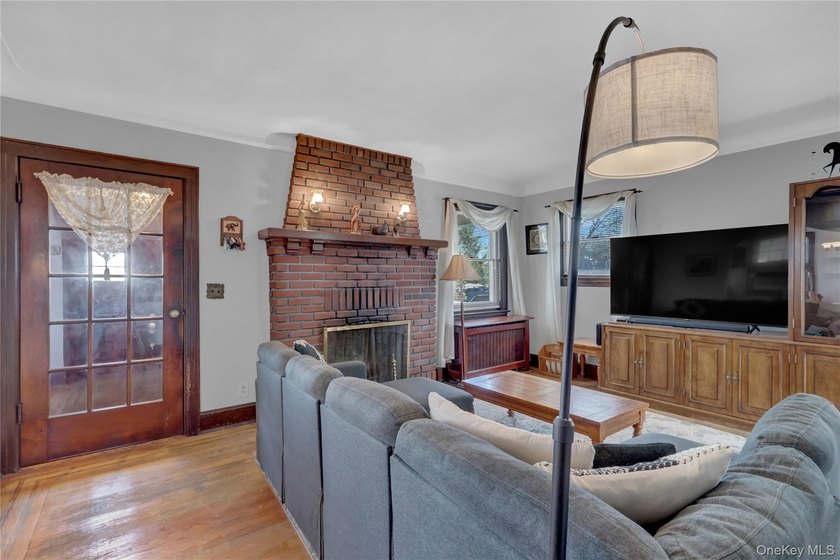 Welcome to 15 Donald Place, East Rockaway; a beautiful 3-bedroom - photo 8