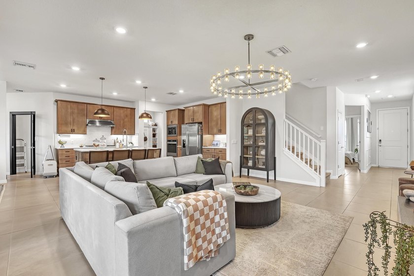 Stunning 2023-built 5-bedroom retreat in the gated community of - photo 10