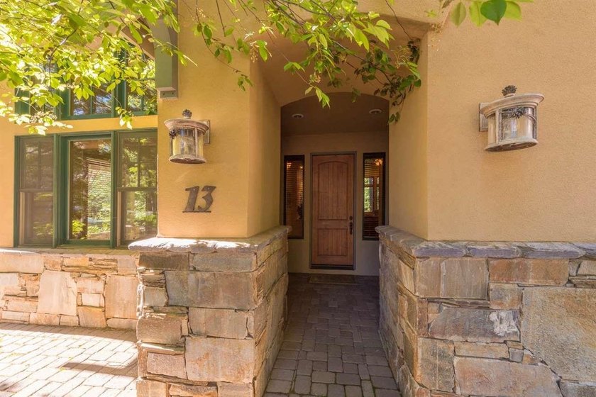 Stunning custom built home with a well thought out floor plan - photo 3
