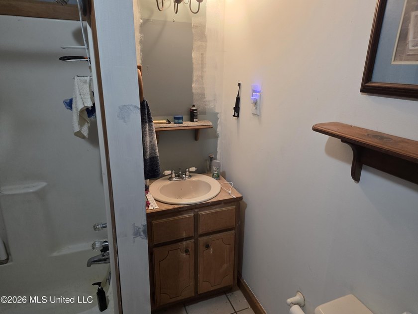 For sale is a 3-story home situated at 2025 Hendrix Road in the - photo 13