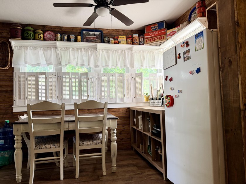 Beautiful older home that has been updated and ready to go! This - photo 14