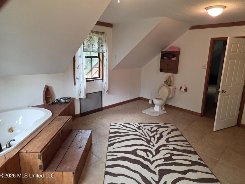 For sale is a 3-story home situated at 2025 Hendrix Road in the - photo 17