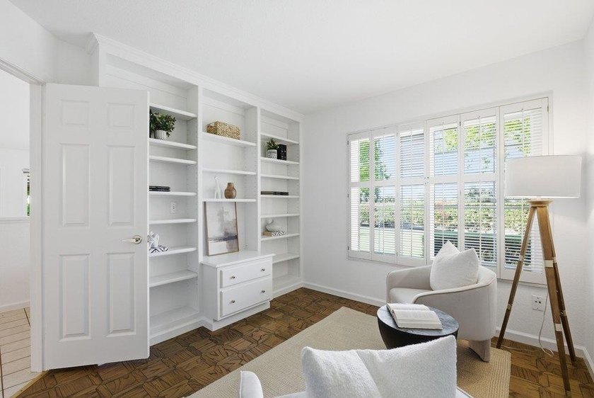 Welcome to 3111 Lake Albano Circle, a beautifully upgraded home - photo 19