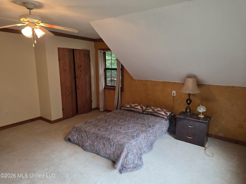 For sale is a 3-story home situated at 2025 Hendrix Road in the - photo 20