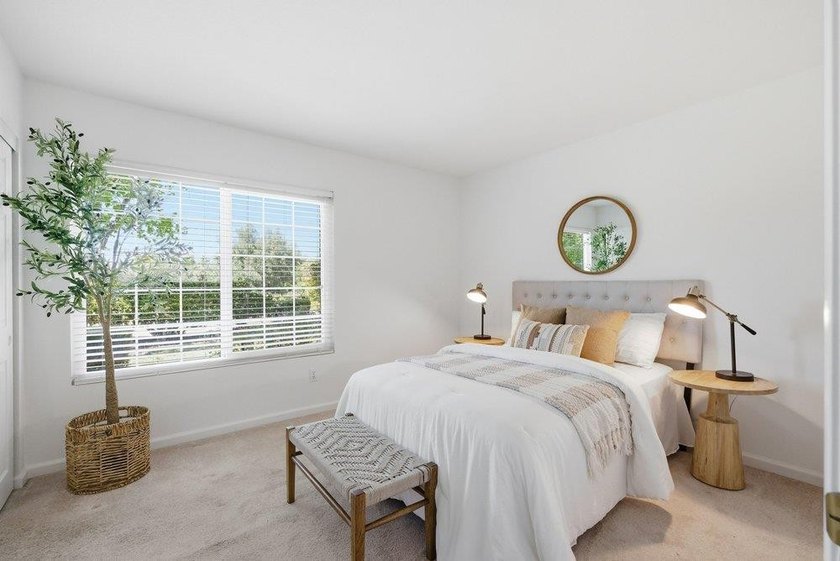 Welcome to 3111 Lake Albano Circle, a beautifully upgraded home - photo 20