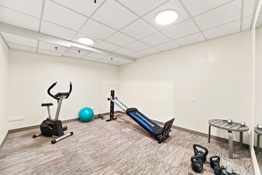 Welcome to this bright and inviting 1-bedroom, 1-bath top-floor - photo 22