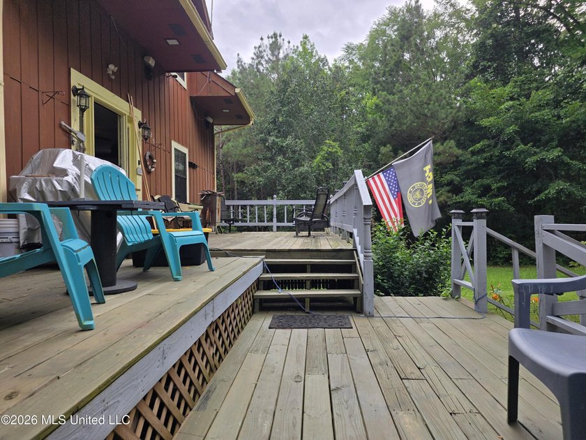 For sale is a 3-story home situated at 2025 Hendrix Road in the - photo 24