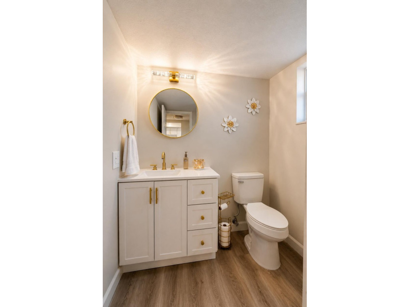 **$750 seller preferred lender credit available** Welcome to - photo 4