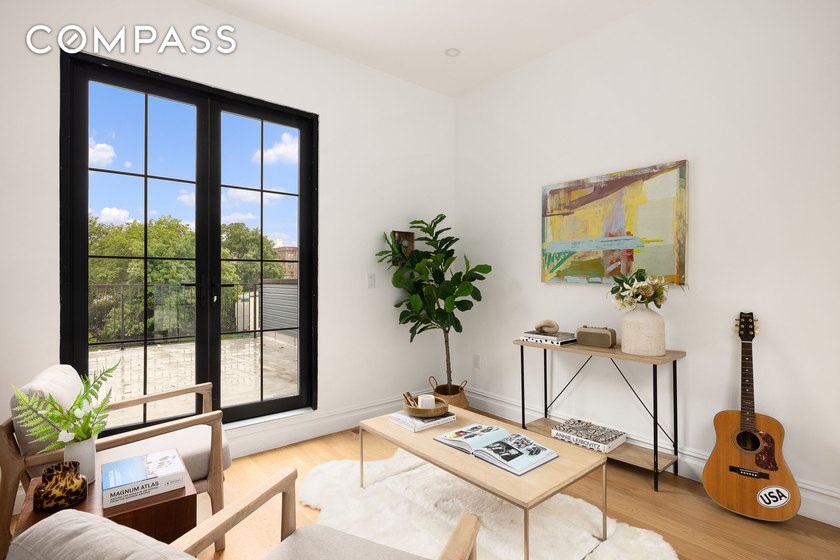 60 Reeve Place, a beautifully reimagined single-family townhouse - photo 11
