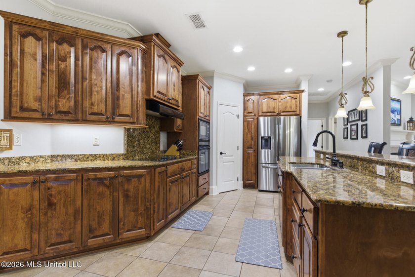 Located in the sought-after Palmetto Pointe community and within - photo 9