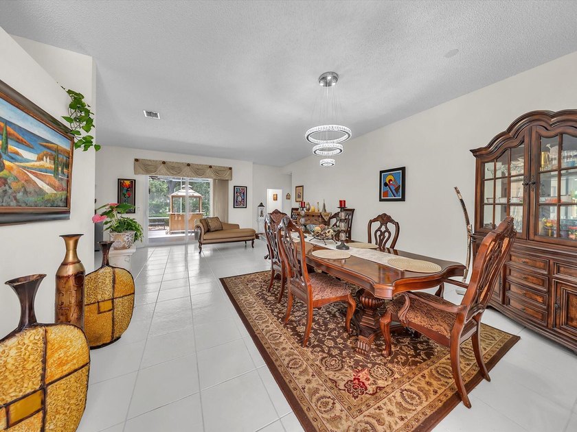 Beautiful maintained 2397 square feet ,4-bedroom, 2.5 -bath - photo 9