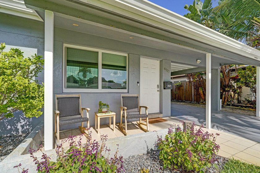 Beautifully maintained 3-bedroom, 2-bath home in highly - photo 2