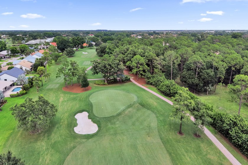 Welcome to one of Boca Raton's most sought-after gated golf - photo 9