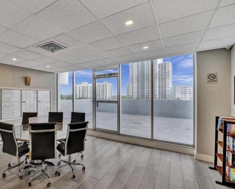 Rare corner residence in the heart of Downtown Hollywood - photo 15