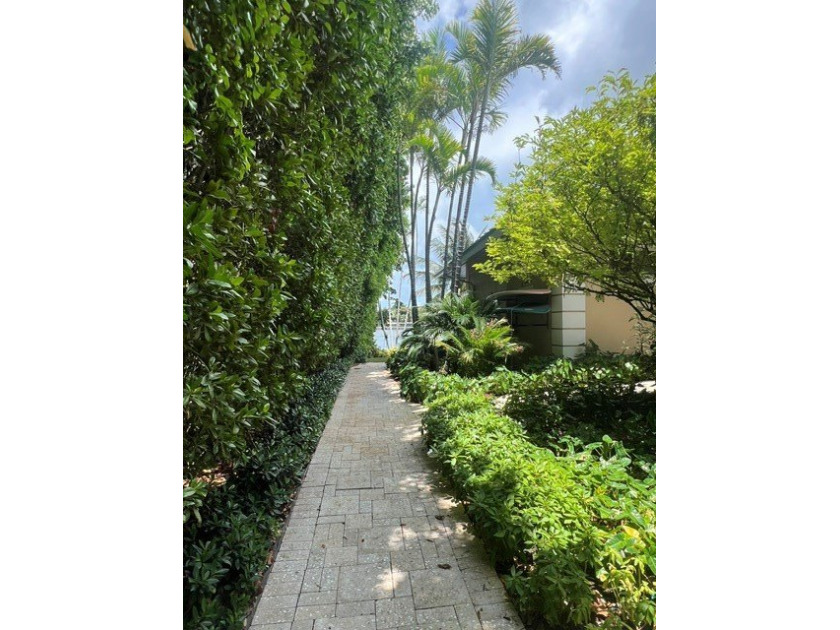 Set on one of Ocean Reef's most private and desirable waterfront - photo 37