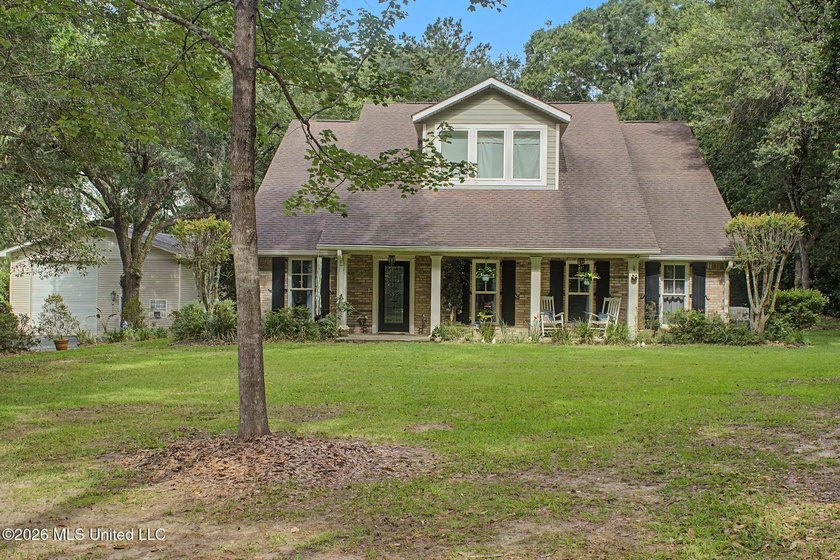 Experience the perfect blend of luxury living and everyday - photo 2