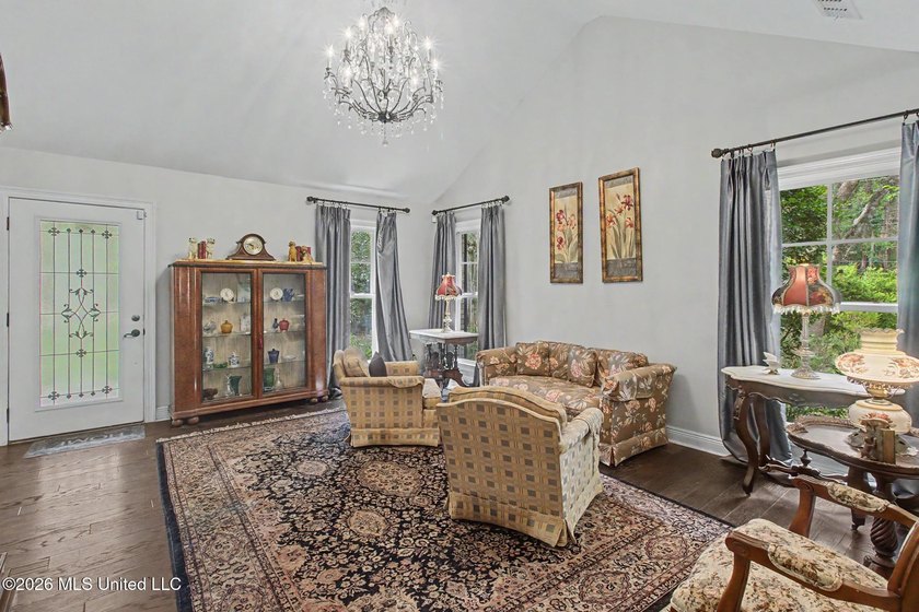 Experience the perfect blend of luxury living and everyday - photo 9