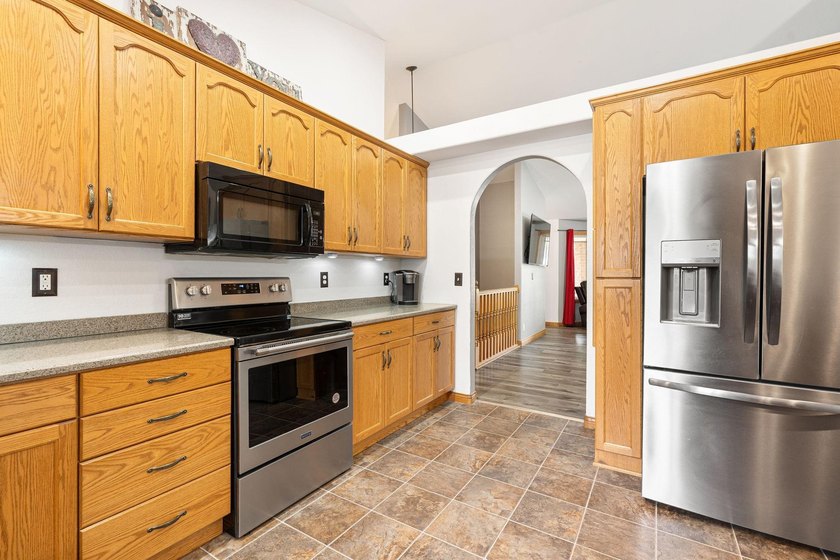 Spacious and versatile, this brick rambler offers nearly 4,000 - photo 11