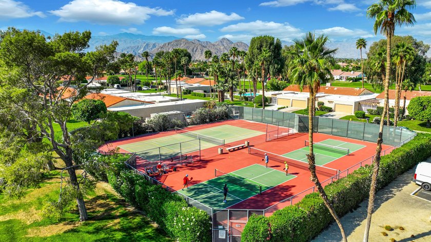 Unique opportunity to own a very special, spacious 2,608 Sq.Ft - photo 2