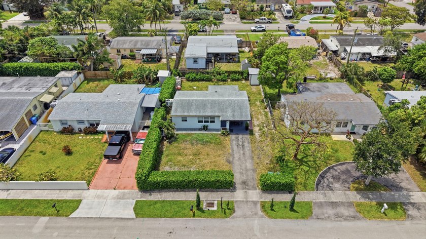 Beautifully updated 2-bedroom, 1-bath home with EXTRA Florida - photo 29
