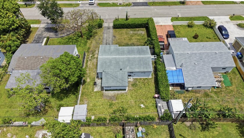 Beautifully updated 2-bedroom, 1-bath home with EXTRA Florida - photo 37