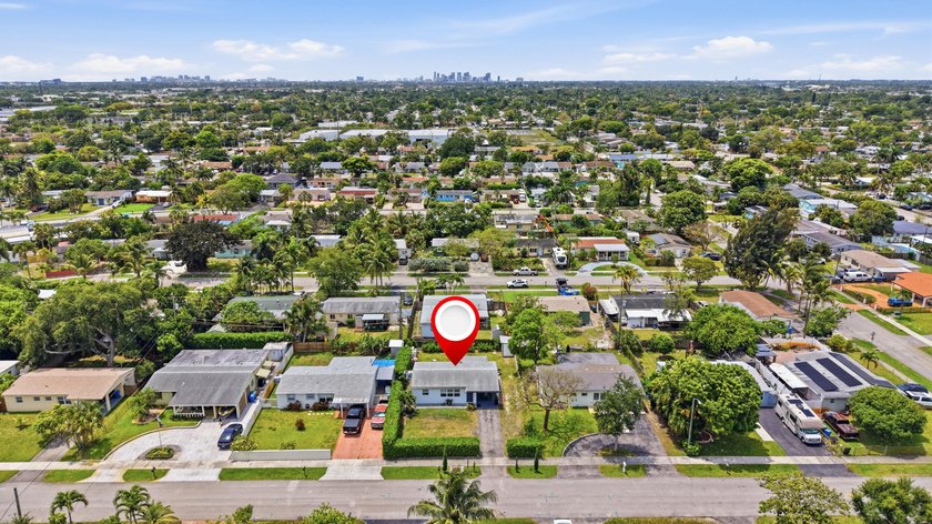 Beautifully updated 2-bedroom, 1-bath home with EXTRA Florida - photo 43