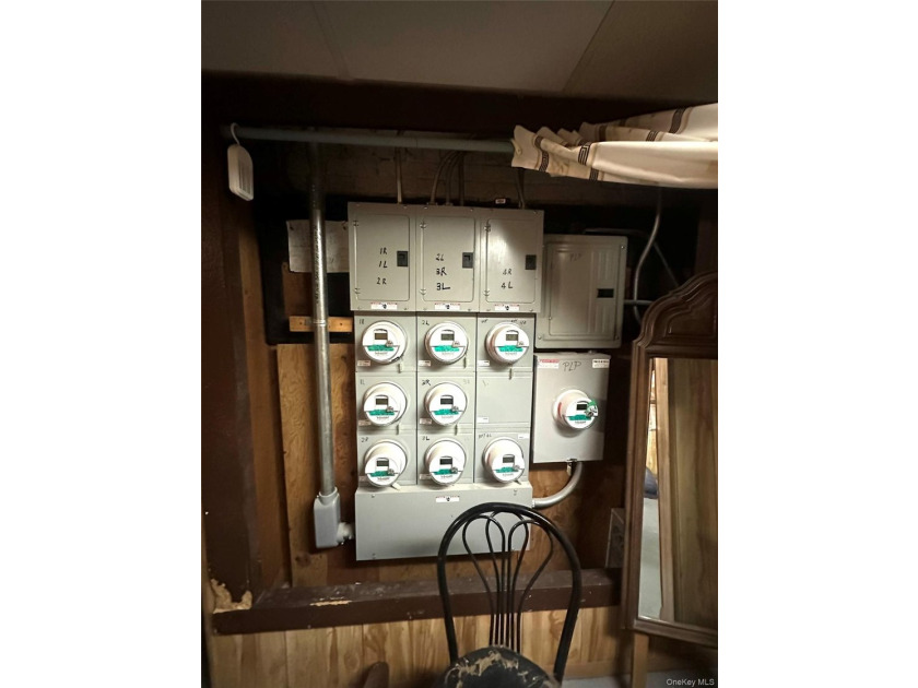 Solid 6% Return on Investment on this 8 Unit Income Generating - photo 3