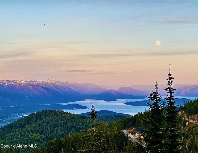 Welcome to Crystal View at Schweitzer! A truly unrivaled - photo 33