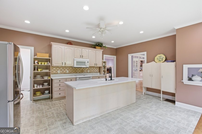 Coming soon to the market! Sprawling Ranch sitting on nearly 6 - photo 11