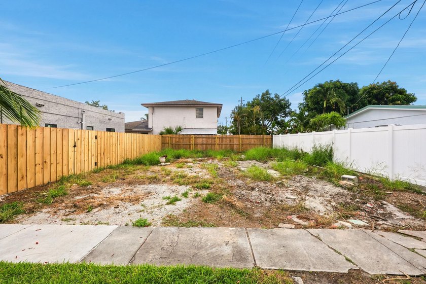Charming and move-in ready 3-bedroom, 2-bath home being sold - photo 43