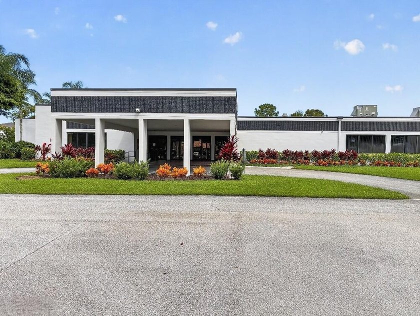 EXCITING opportunity in Lucerne Lakes! This 4th-floor Lake Worth - photo 5