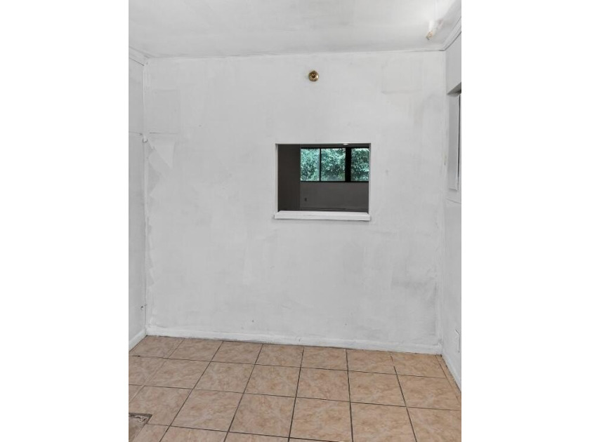 EXCITING opportunity in Lucerne Lakes! This 4th-floor Lake Worth - photo 8