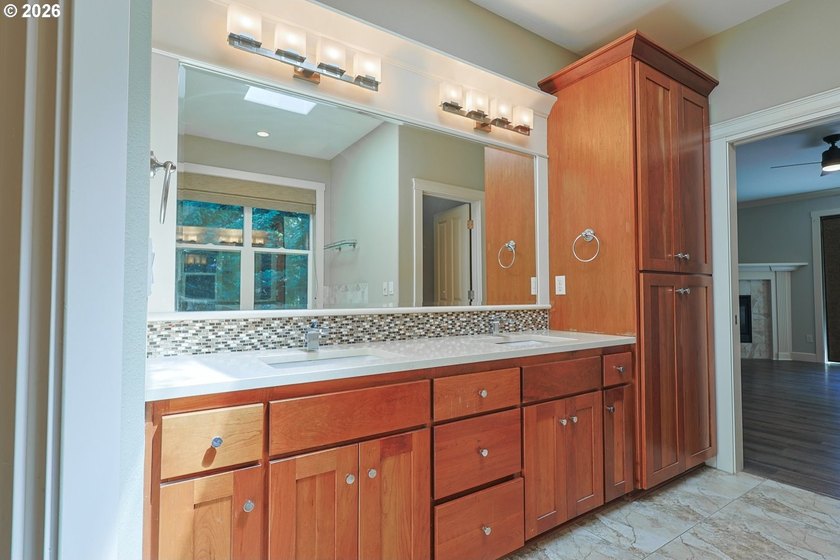 Thoughtfully designed with spacious rooms and an open, vaulted - photo 29