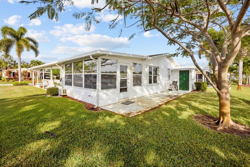 Enjoy lakeside living in this 3-bedroom, 2-bath home located in - photo 31