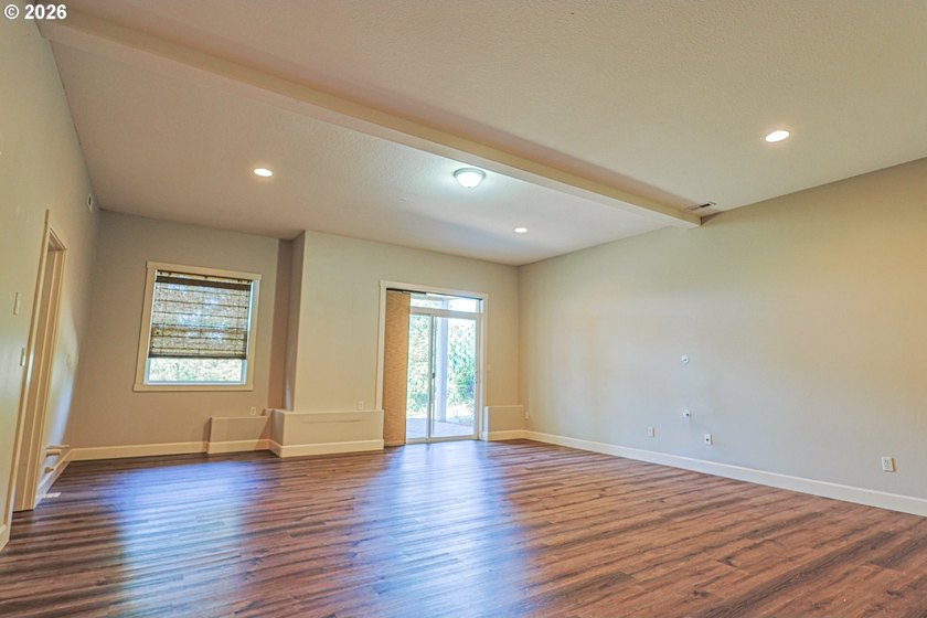 Thoughtfully designed with spacious rooms and an open, vaulted - photo 34