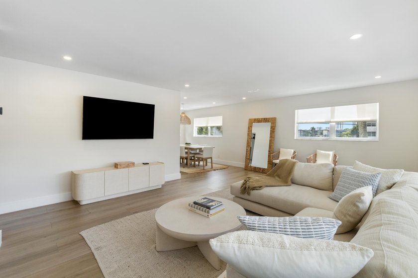 Welcome to this beautifully renovated 2-bedroom, 2-bath, 1060 sq - photo 6