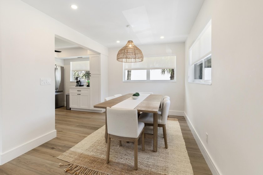 Welcome to this beautifully renovated 2-bedroom, 2-bath, 1060 sq - photo 7