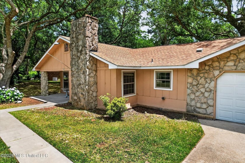 Welcome to Westgate!! Schedule your time to see this 4bed 2bth - photo 5