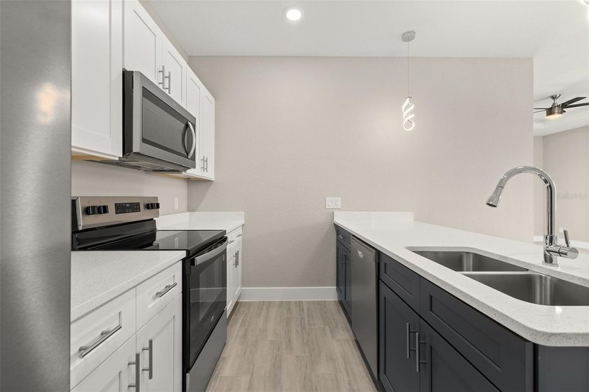 Exceptional opportunity to own a newly constructed full duplex - photo 8