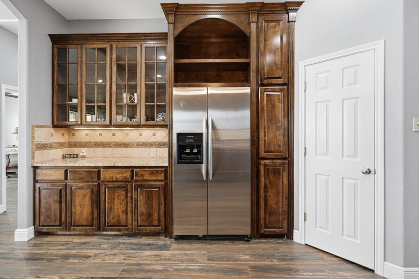 Welcome to this exceptional retreat where luxury, privacy, &amp; - photo 13