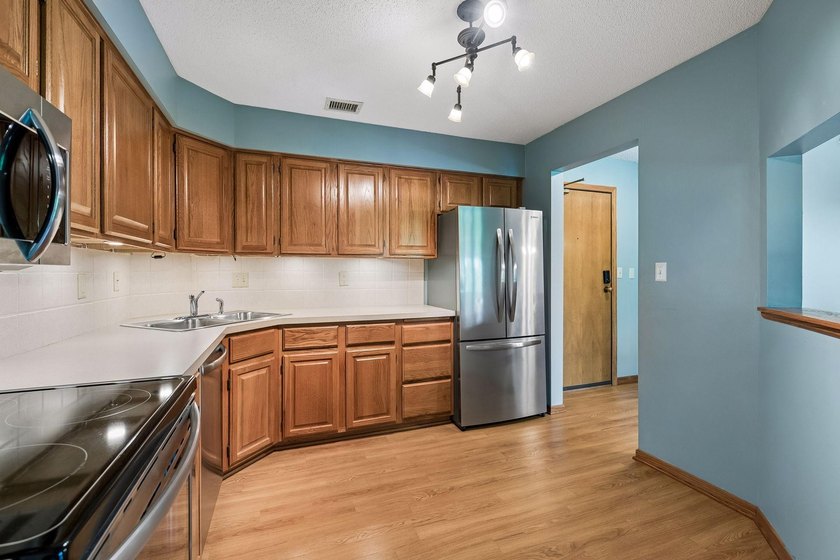 Move right into this beautifully updated condo featuring a - photo 13