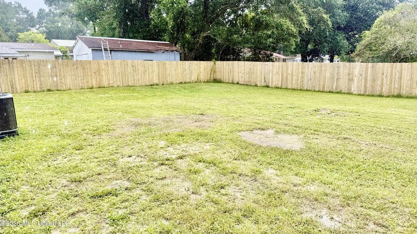 A Beautiful House completely remodeled and move-in ready!!! This - photo 18