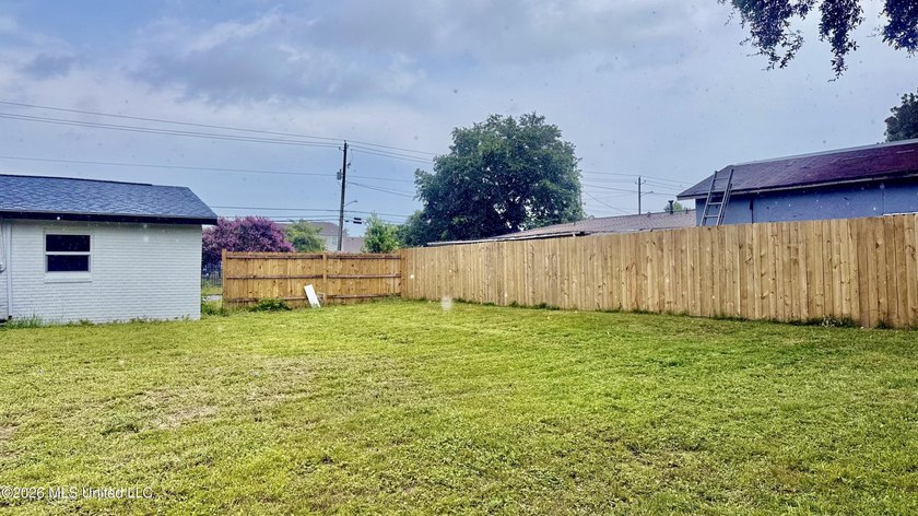 A Beautiful House completely remodeled and move-in ready!!! This - photo 20