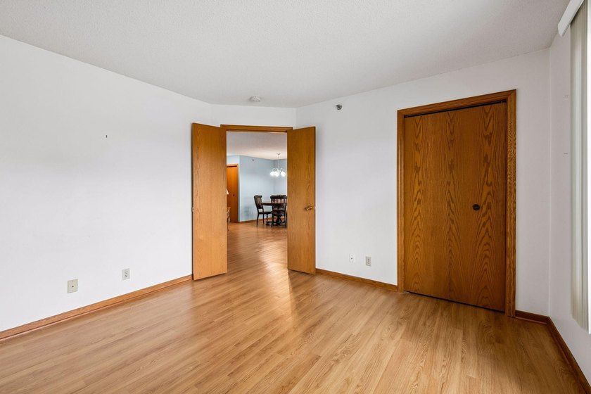 Move right into this beautifully updated condo featuring a - photo 25