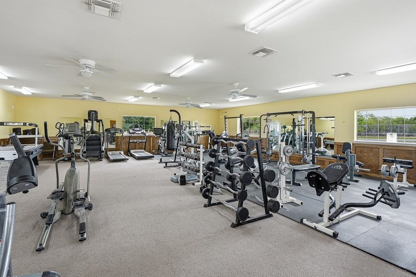 Welcome to this exceptional retreat where luxury, privacy, &amp; - photo 38