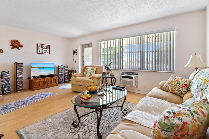 Welcome to this charming one-bedroom, one-and-a-half-bath - photo 5