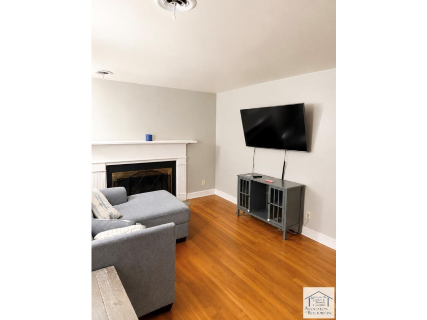 Welcome to this charming 3-bedroom, 2-full-bath brick ranch in - photo 9