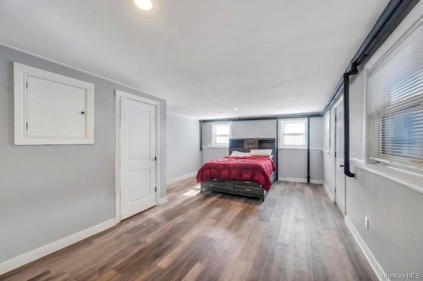 Welcome to this stunning expanded split level residence nestled - photo 21